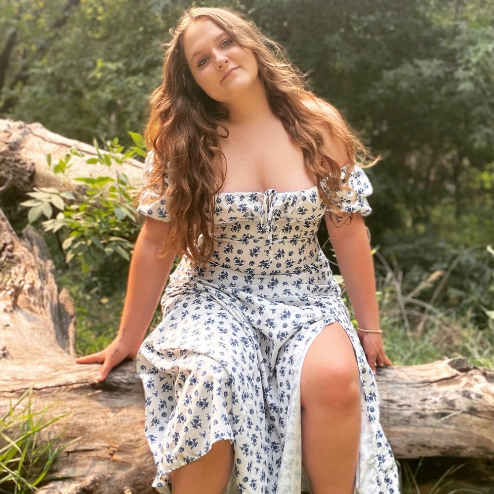 Meet your Posher, Alexis